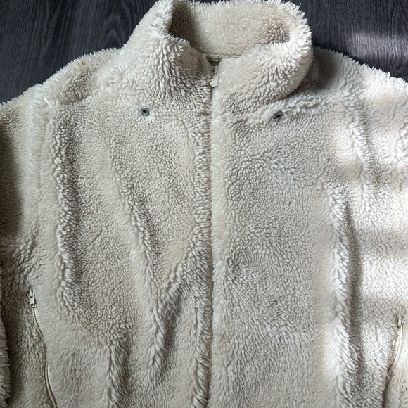 ALO Yoga Women's Plush Cream Teddy Jacket - Picture 2 of 8